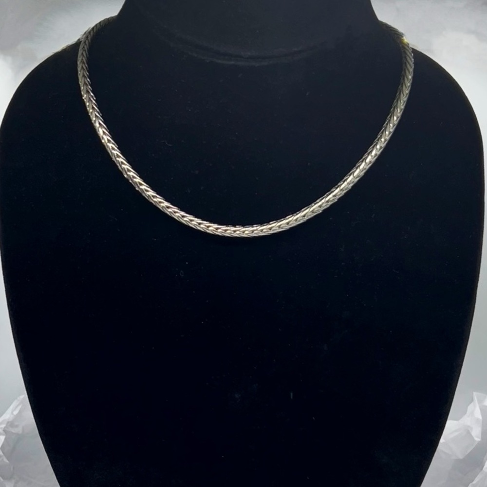 Premier Designs Criss Cross Chain w/a Tourmalinated Quartz Pendant - Picture 3 of 9